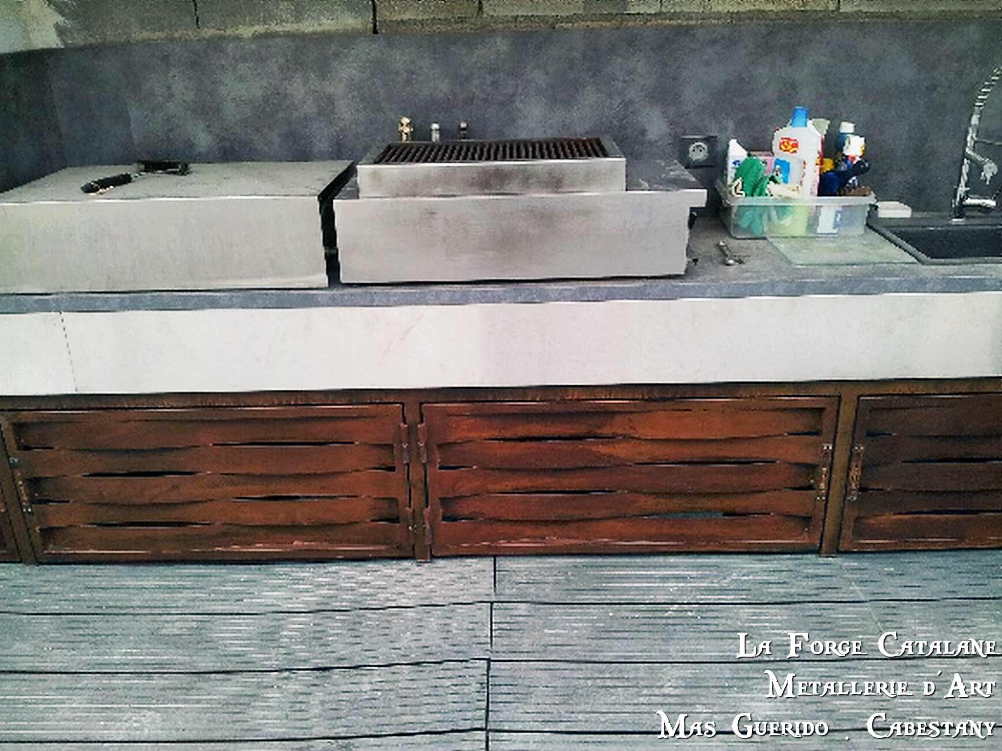 porte cuisine ete lames tole tressee rouille forge catalane 3.jpg